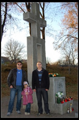 01.11.2010 - Pietní akt na uctění památky padlých vojáků - KVH Beskydy na vojnových cintorínoch v Humennom