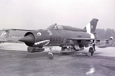 MiG-21MF 8208 - Cvičení Družba 86, letoun Mig-21MF, trupové číslo 8208 v sestavě 2. letky 6. SBoLP Přerov, působící z letiště Dlouhá Lhota (Příbram) ve dnech 2.9.-12.9.1986.