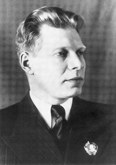 Ustinov, Dmitrij Fjodorovič - 1939