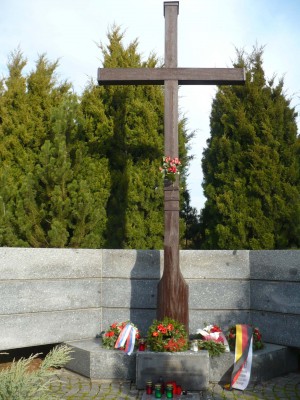 01.11.2010 - Pietní akt na uctění památky padlých vojáků - Nemecký cintorín - Hlavný kríž