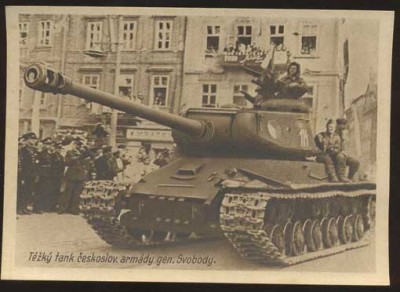 IS-2 - Tank s vežovým číslom 114. Slávnostná prehliadka 17.5.1945, Praha