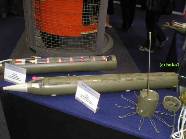 SVK - 122 mm kontajnerový raketový náboj KRÍŽNA